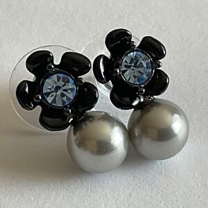 New flower and pearl earrings